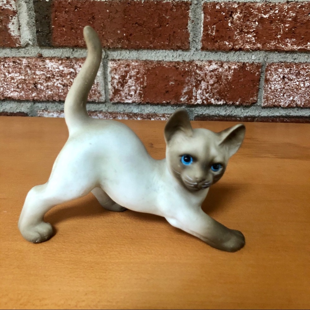 Siamese Kitten (Kitty Cat) China Figurine